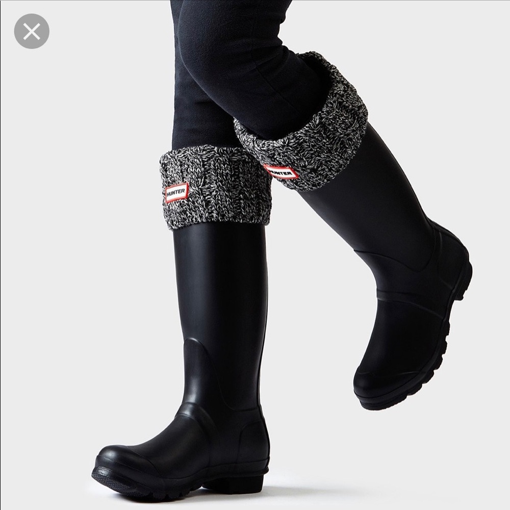 Hunter rain boots black with grey sock inserts S7